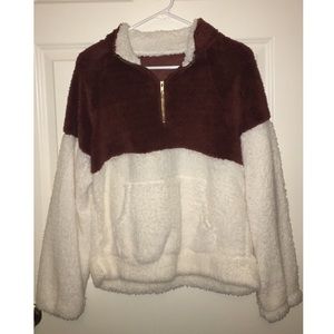 🍂Burgundy and White Sweater🍂